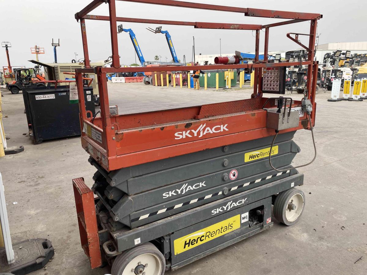 2017 Skyjack SJ3226