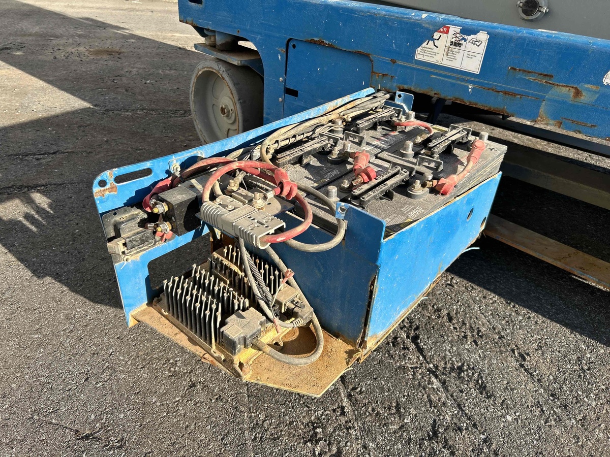 2017 Genie GS-3246-7