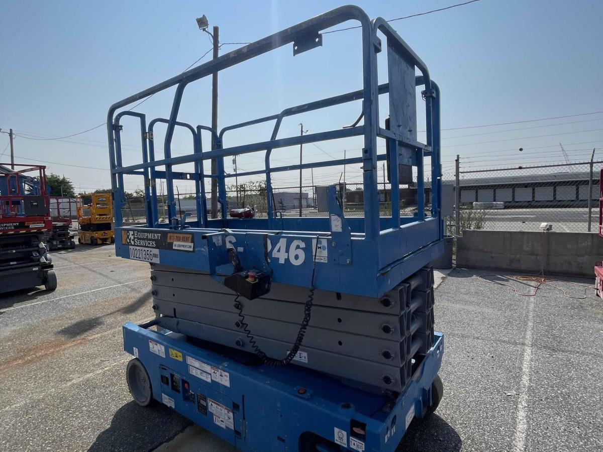 2017 Genie GS-3246-6