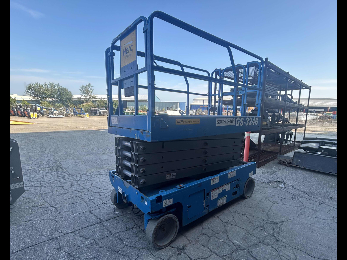 2019 Genie GS-3246-4