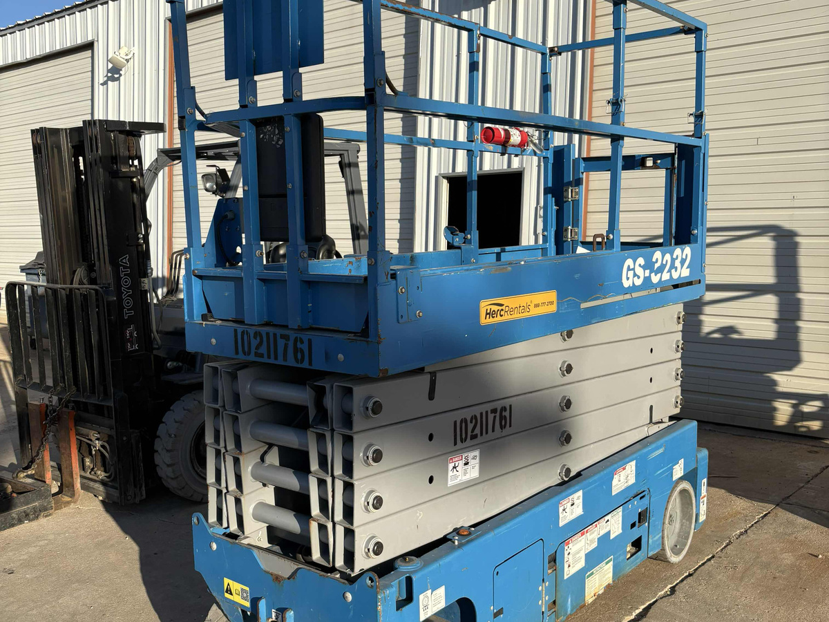 2017 Genie GS-3232-5
