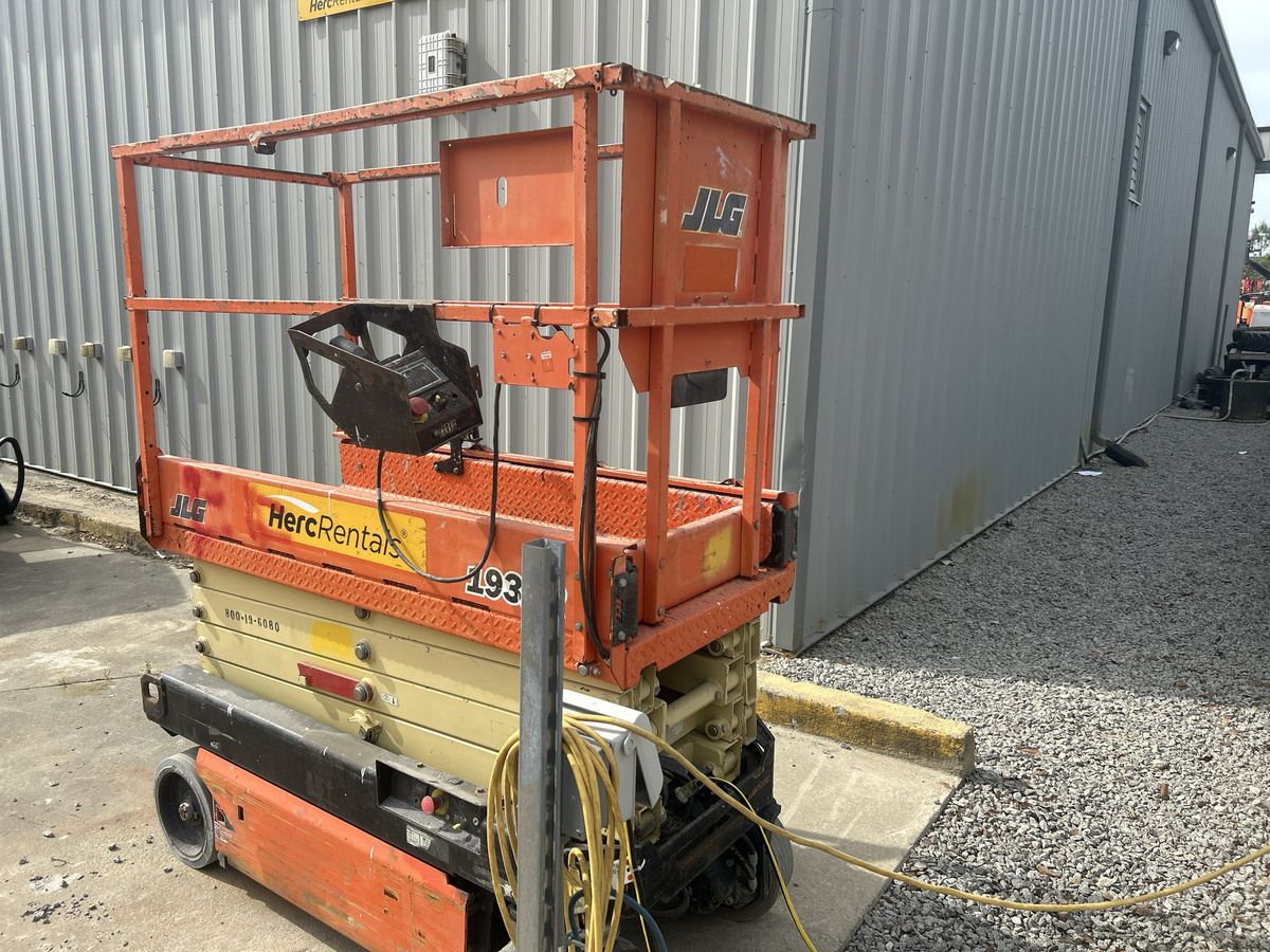 2018 JLG 1932R-4