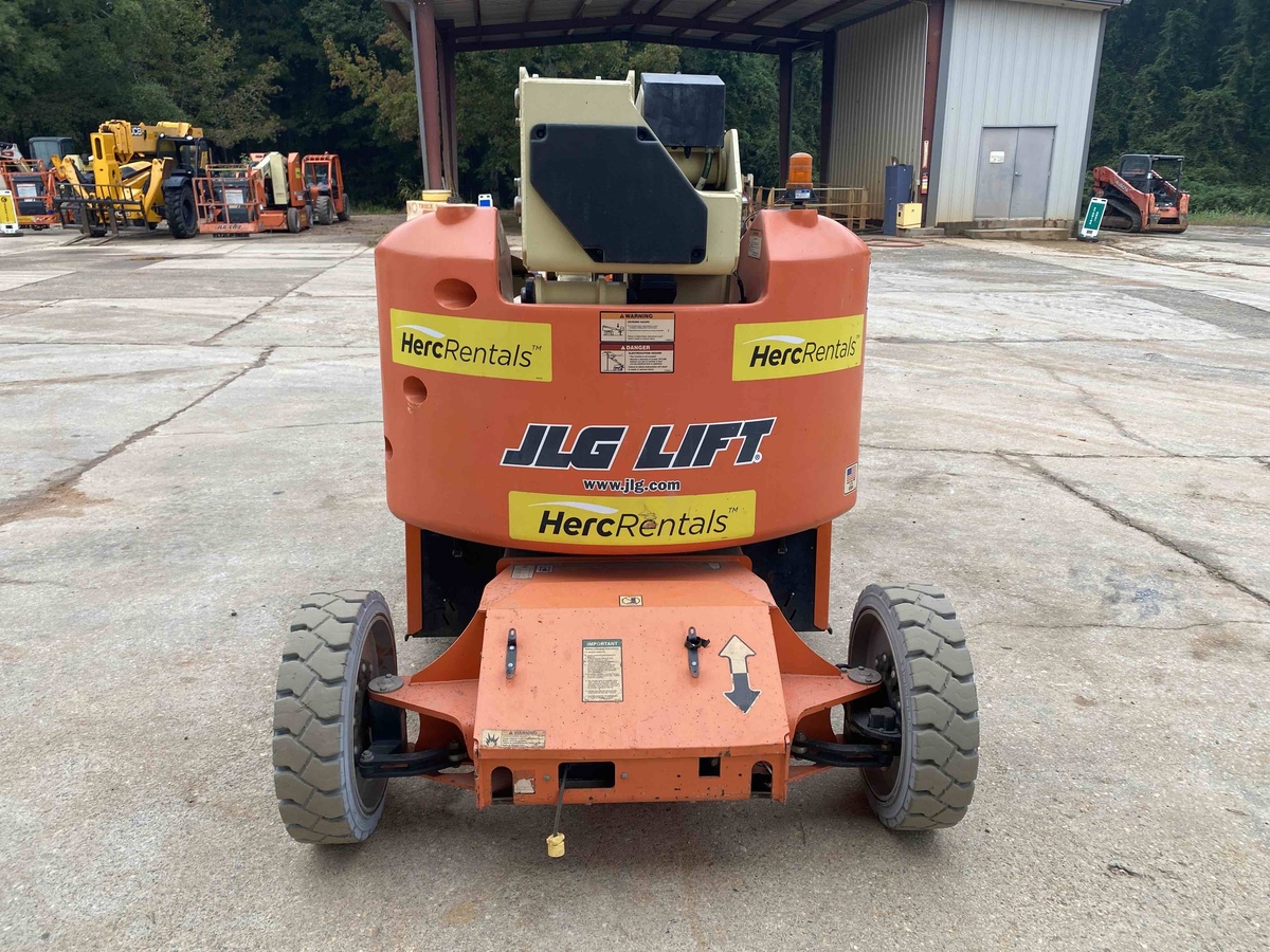 2017 JLG E450AJ-4