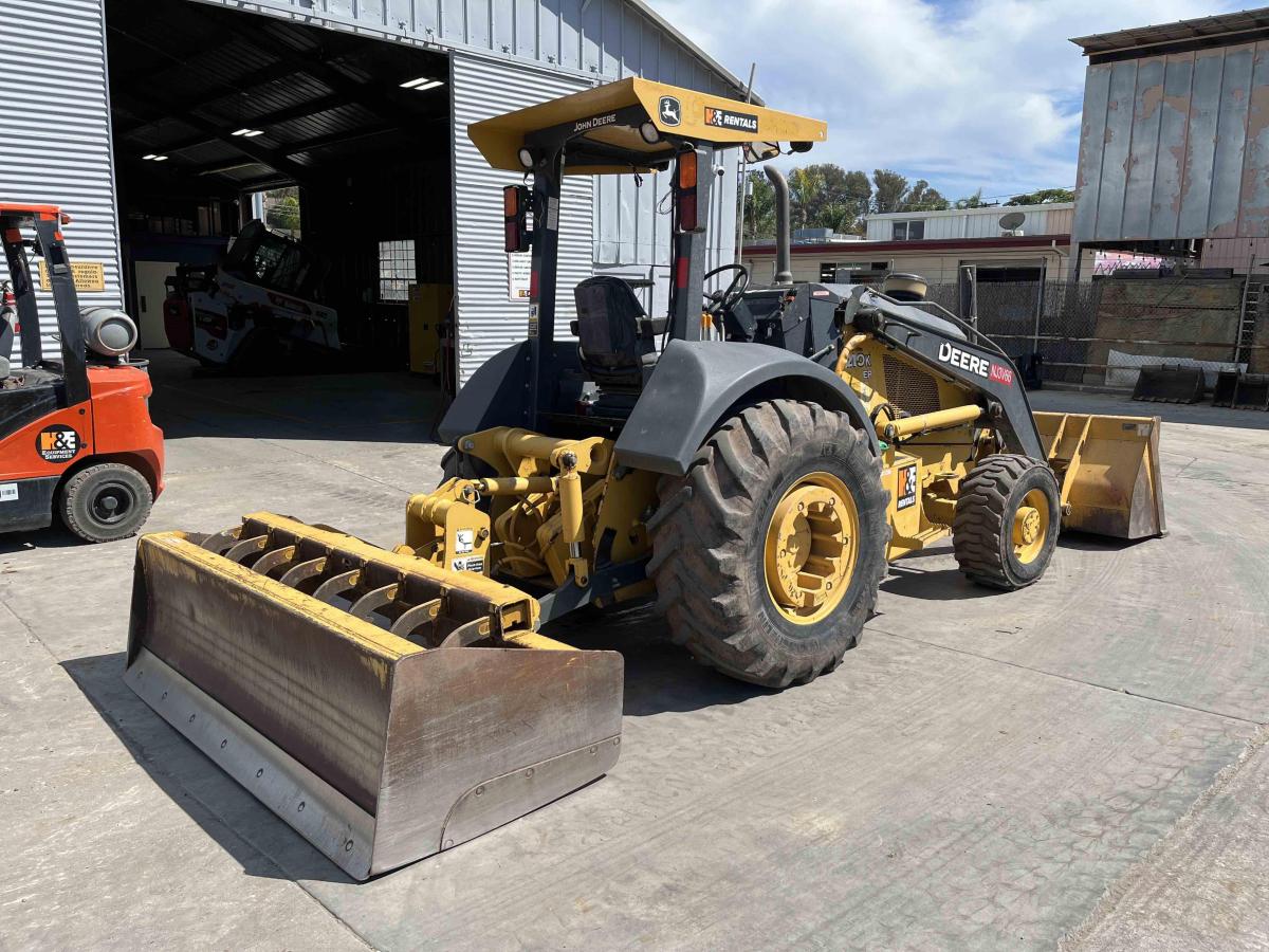 2015 John Deere 210K EP