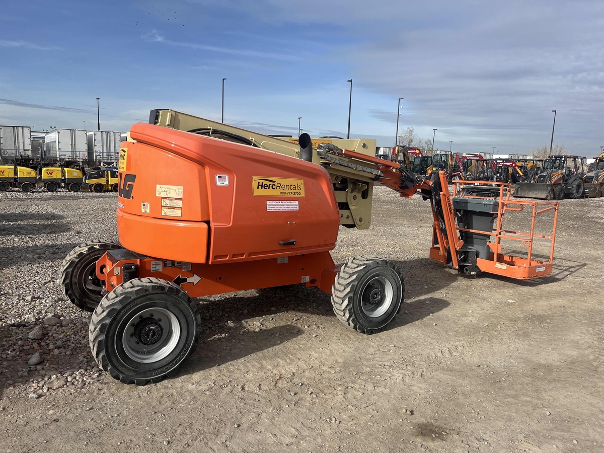 2018 JLG 450AJ