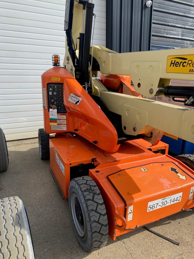 2017 JLG E400AJPN-1