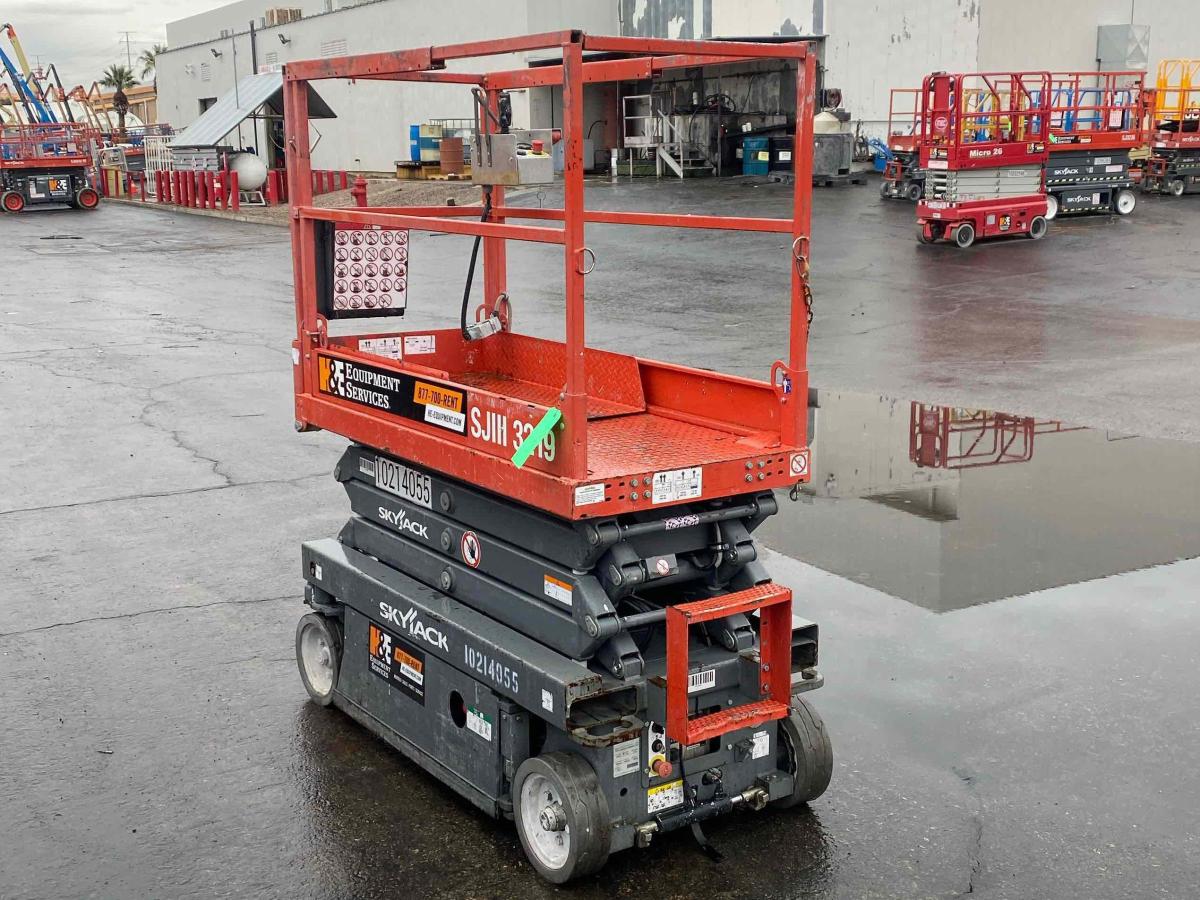 2017 Skyjack SJ3219