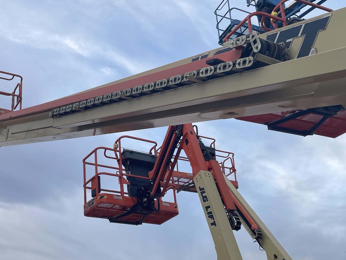 2015 JLG 800AJ