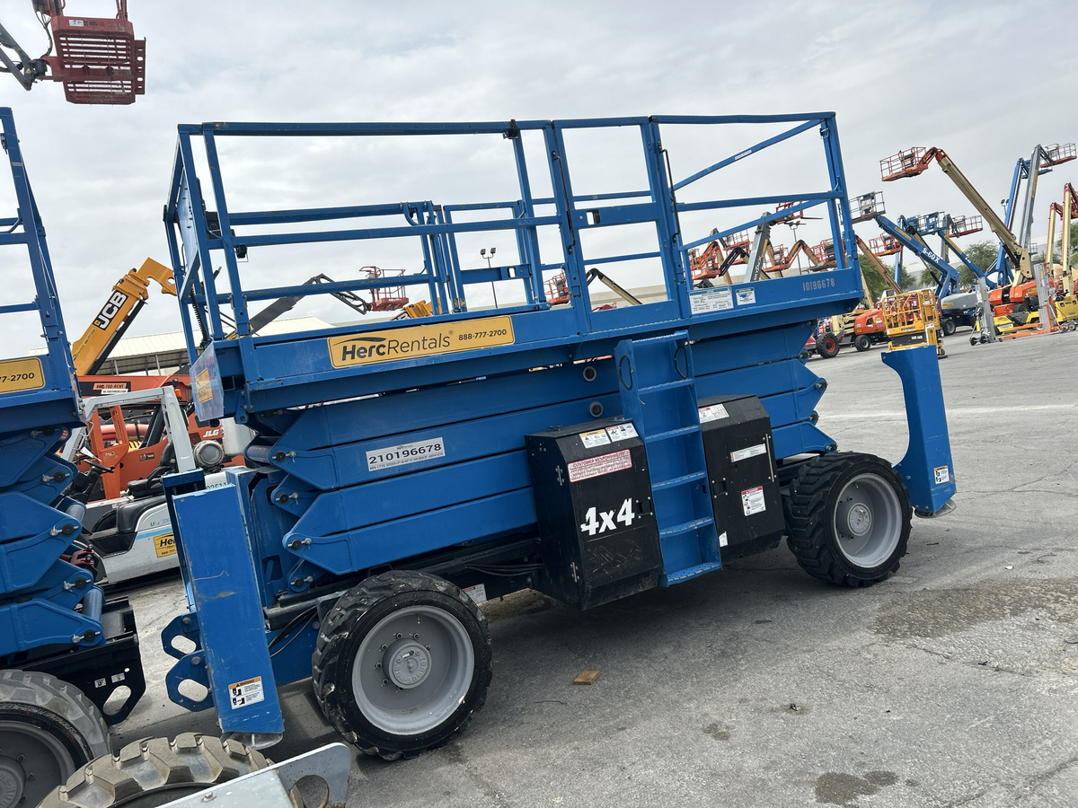 2016 Genie GS-4390 RT-4