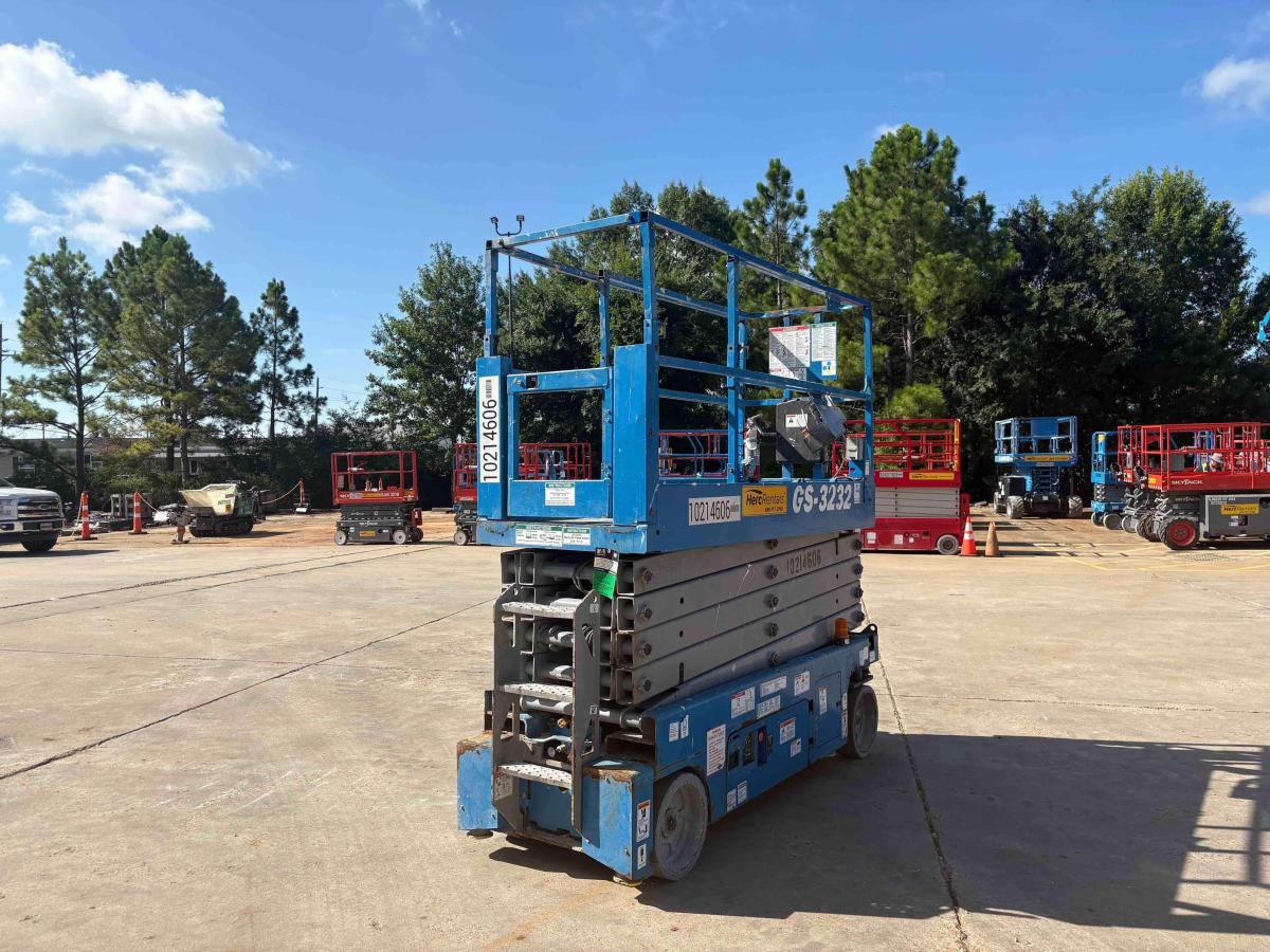 2017 Genie GS-3232-15