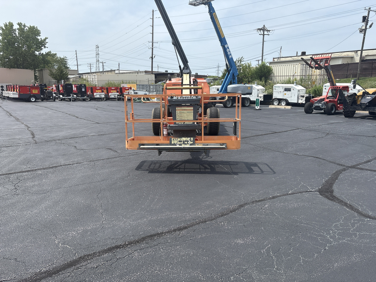 2017 JLG 600S-2