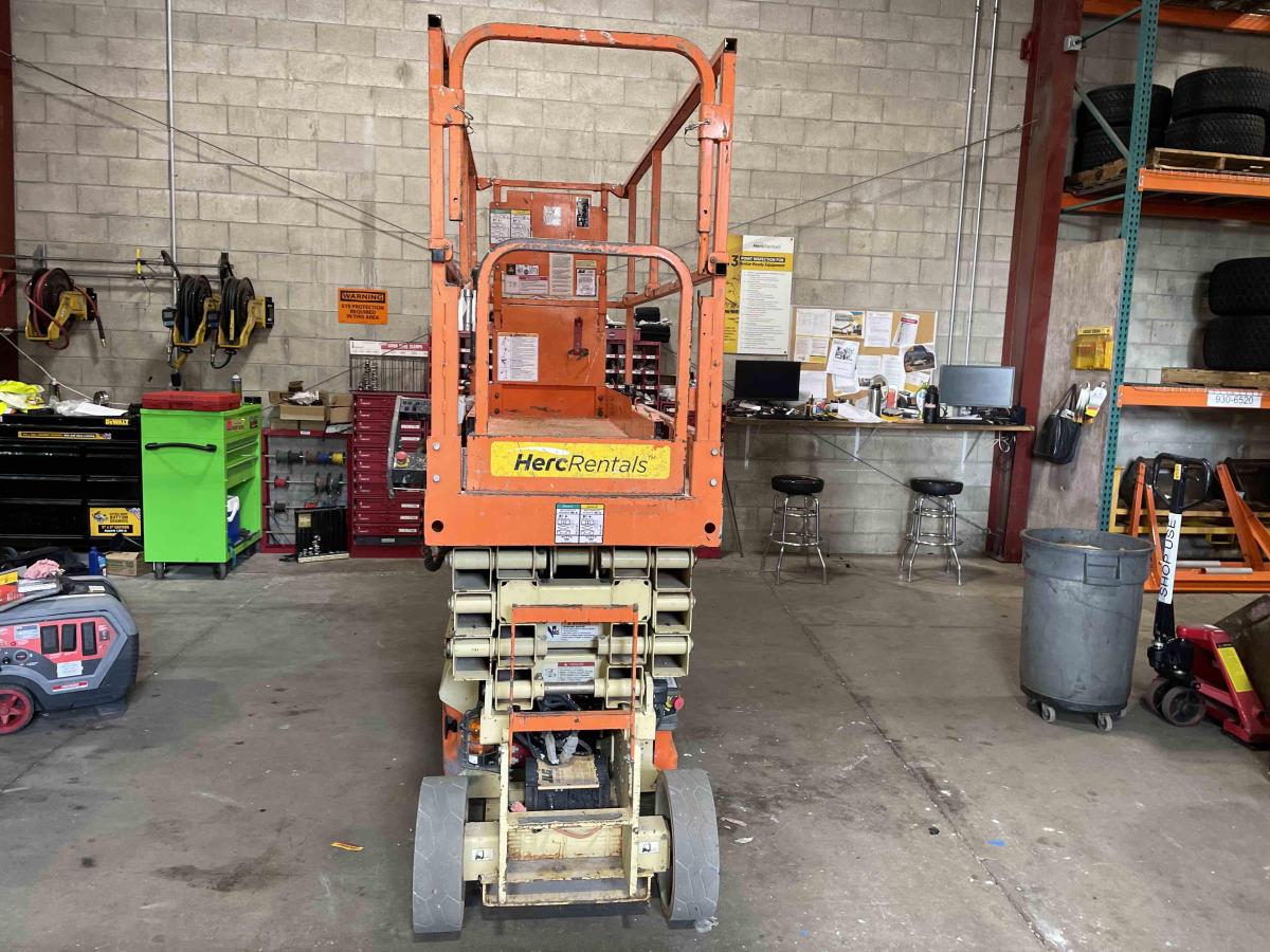 2018 JLG 2632ES