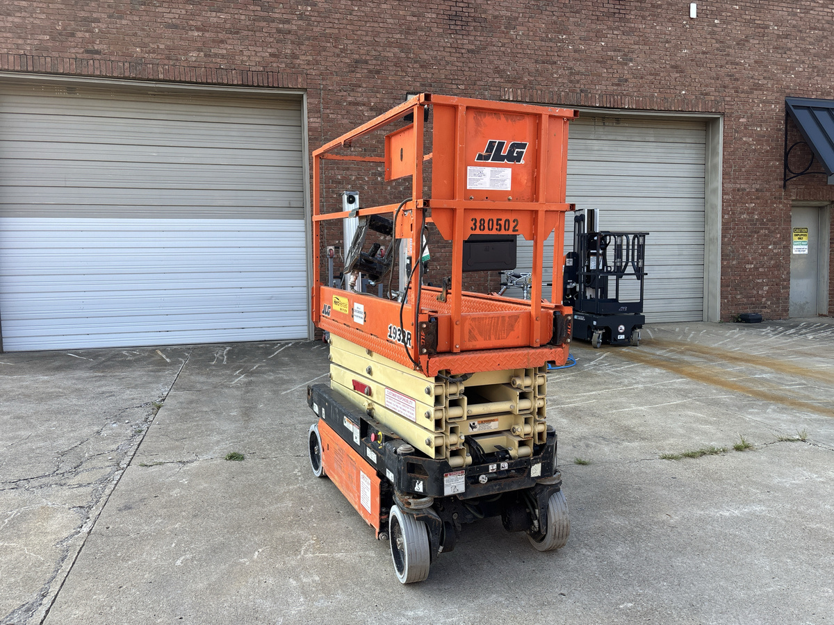 2018 JLG 1932R-2