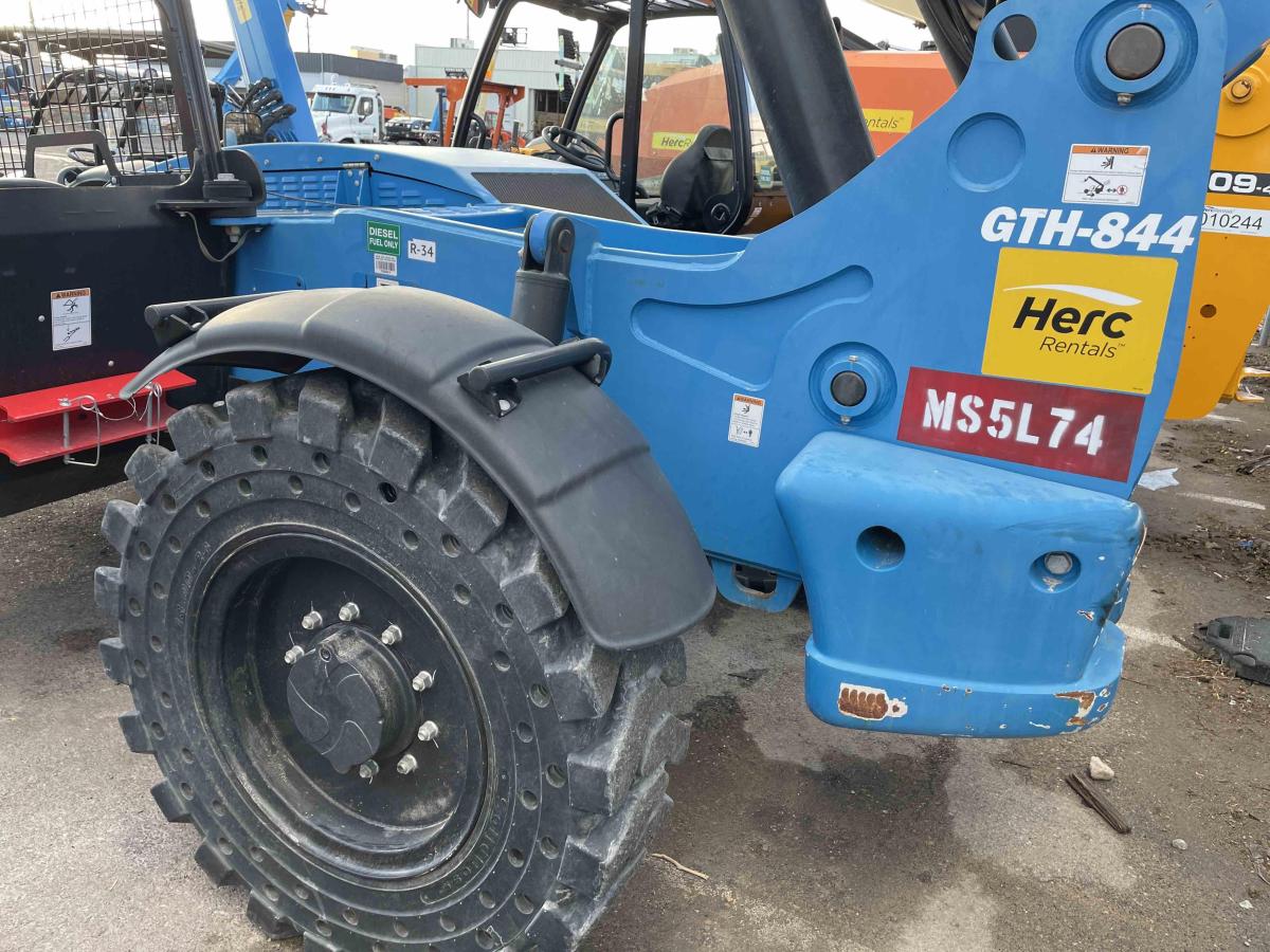 2018 Genie GTH 844