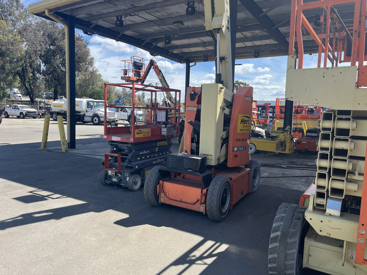 2015 JLG E300AJP
