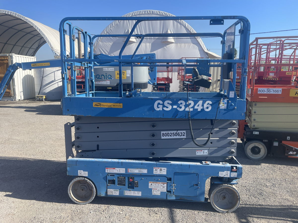 2019 Genie GS-3246