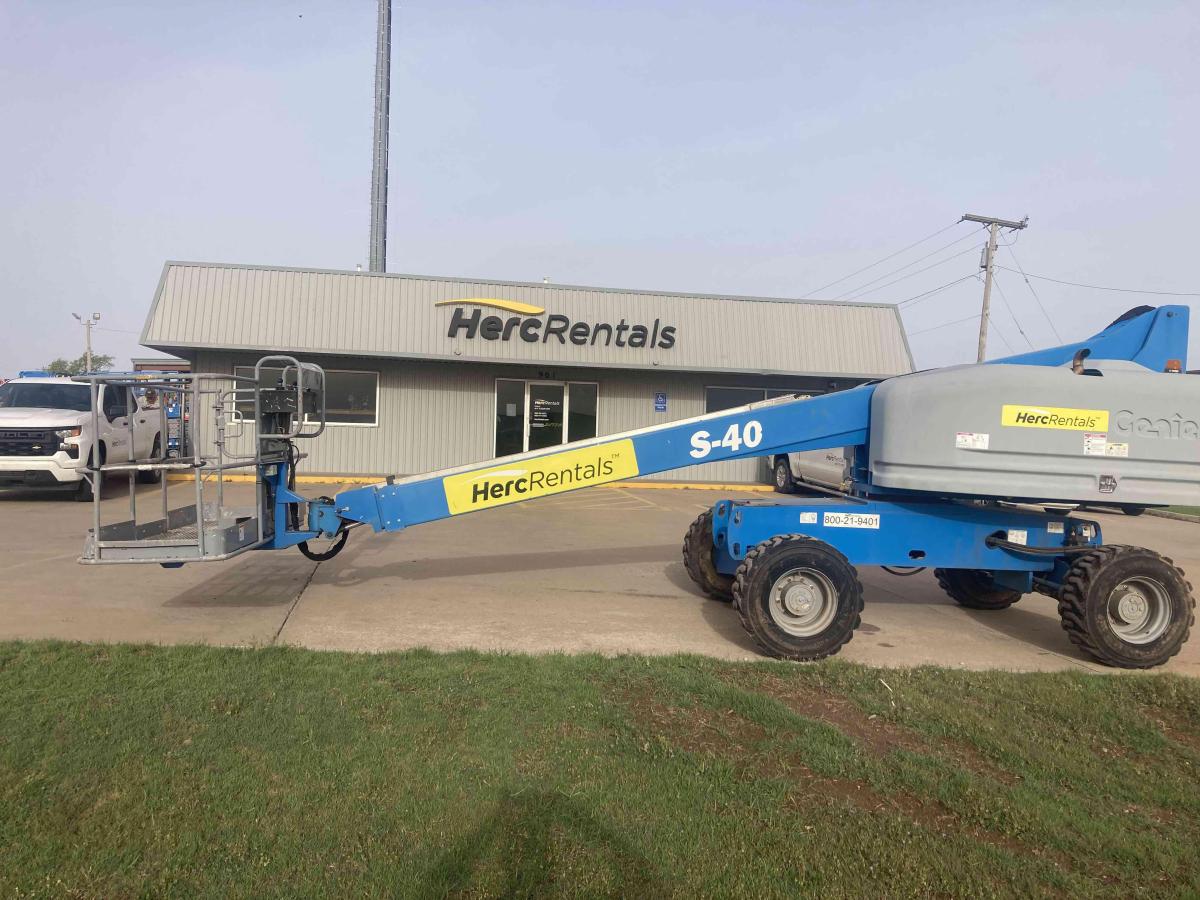 2018 Genie S-40