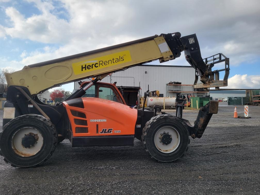 2018 JLG 1255