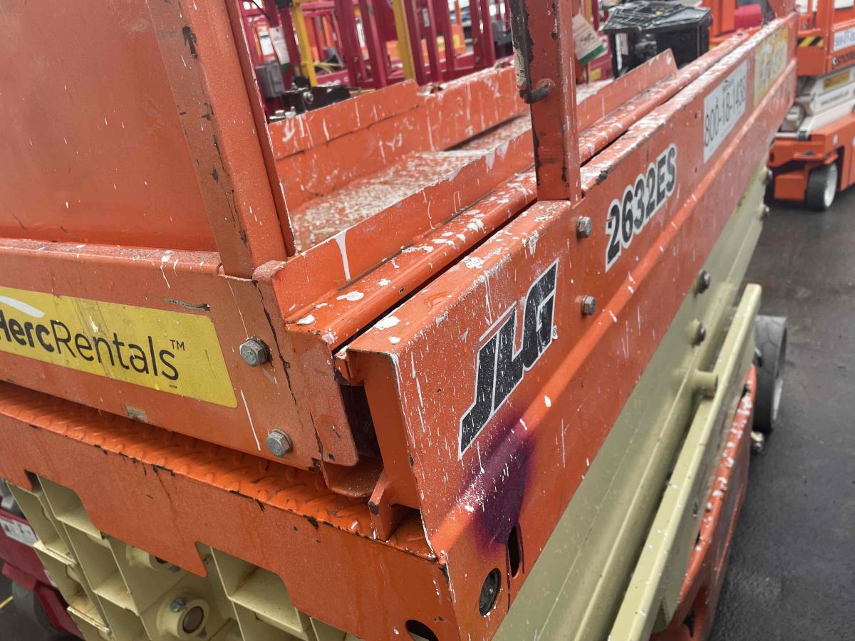 2017 JLG 2632ES