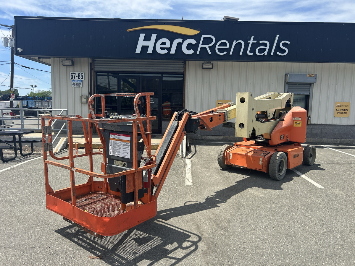 2016 JLG E400AJPN