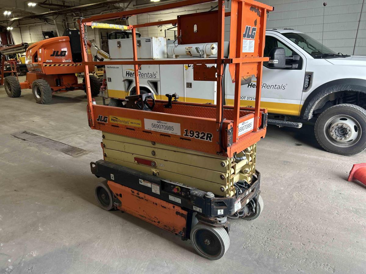 2018 JLG 1932R