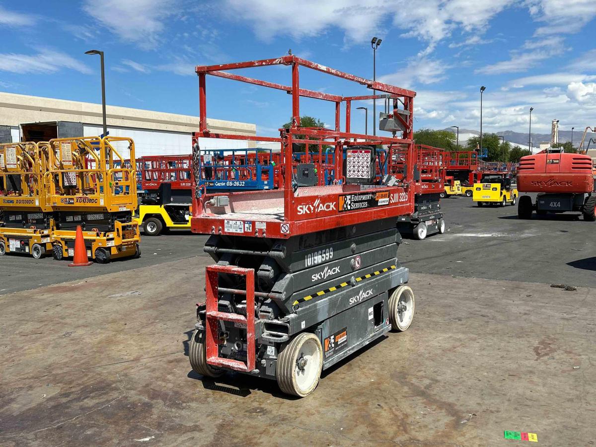 2016 Skyjack SJ3226
