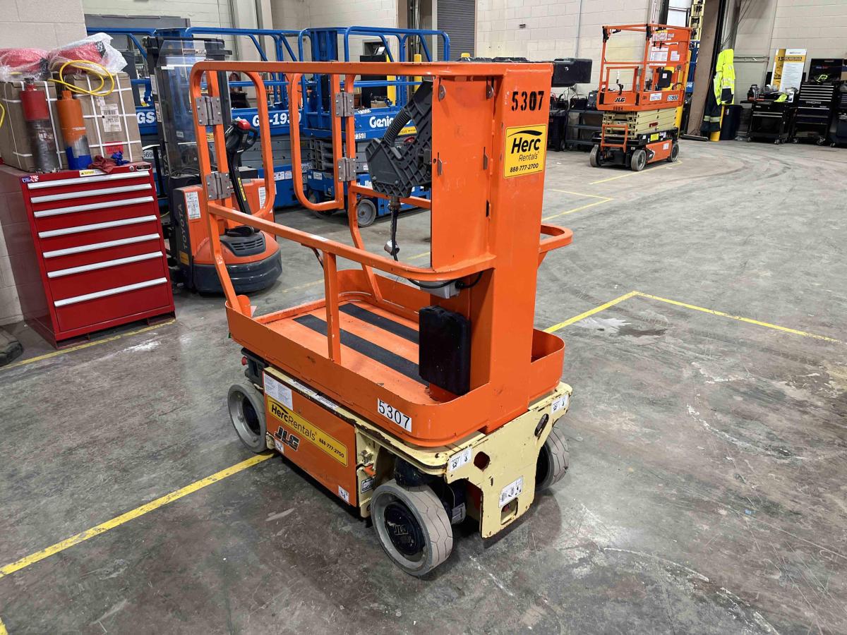 2016 JLG 1230ES