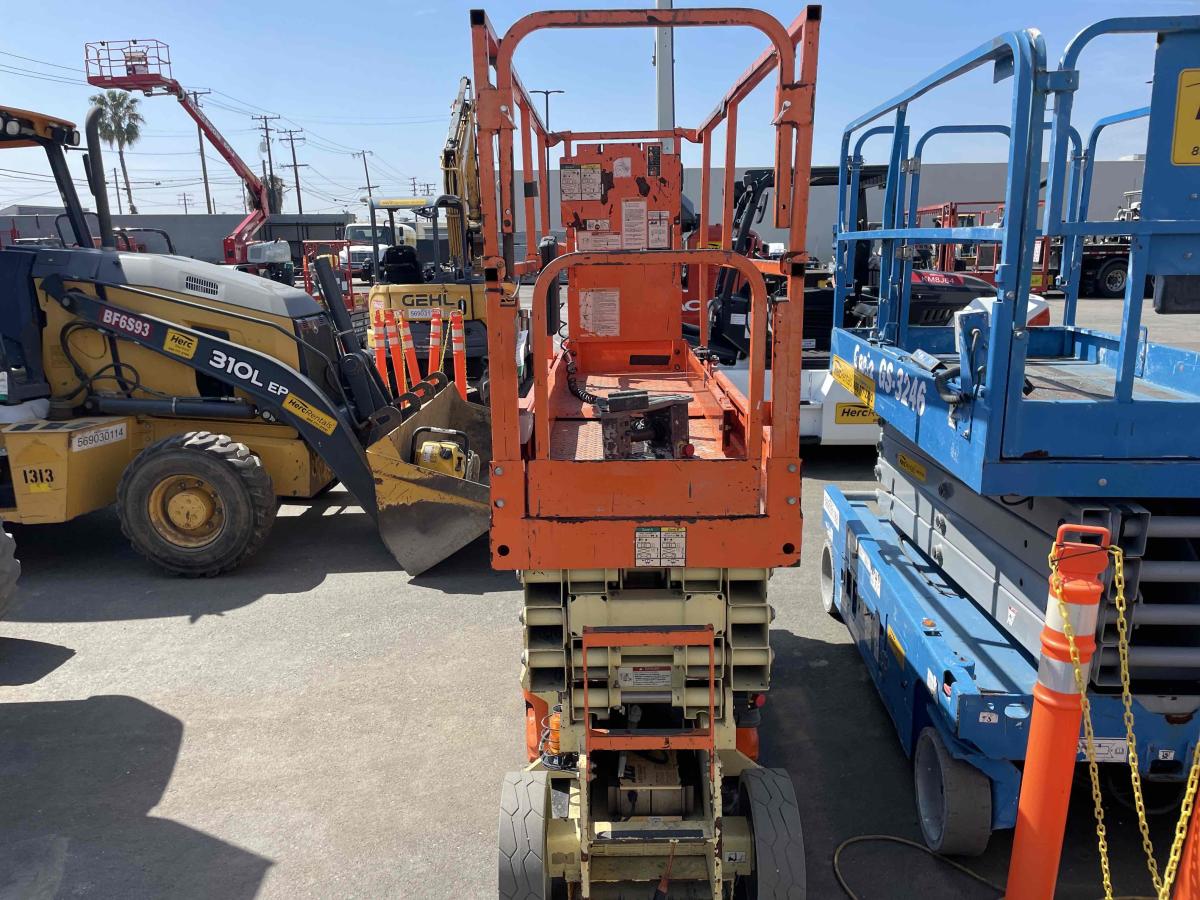 2018 JLG 2632ES