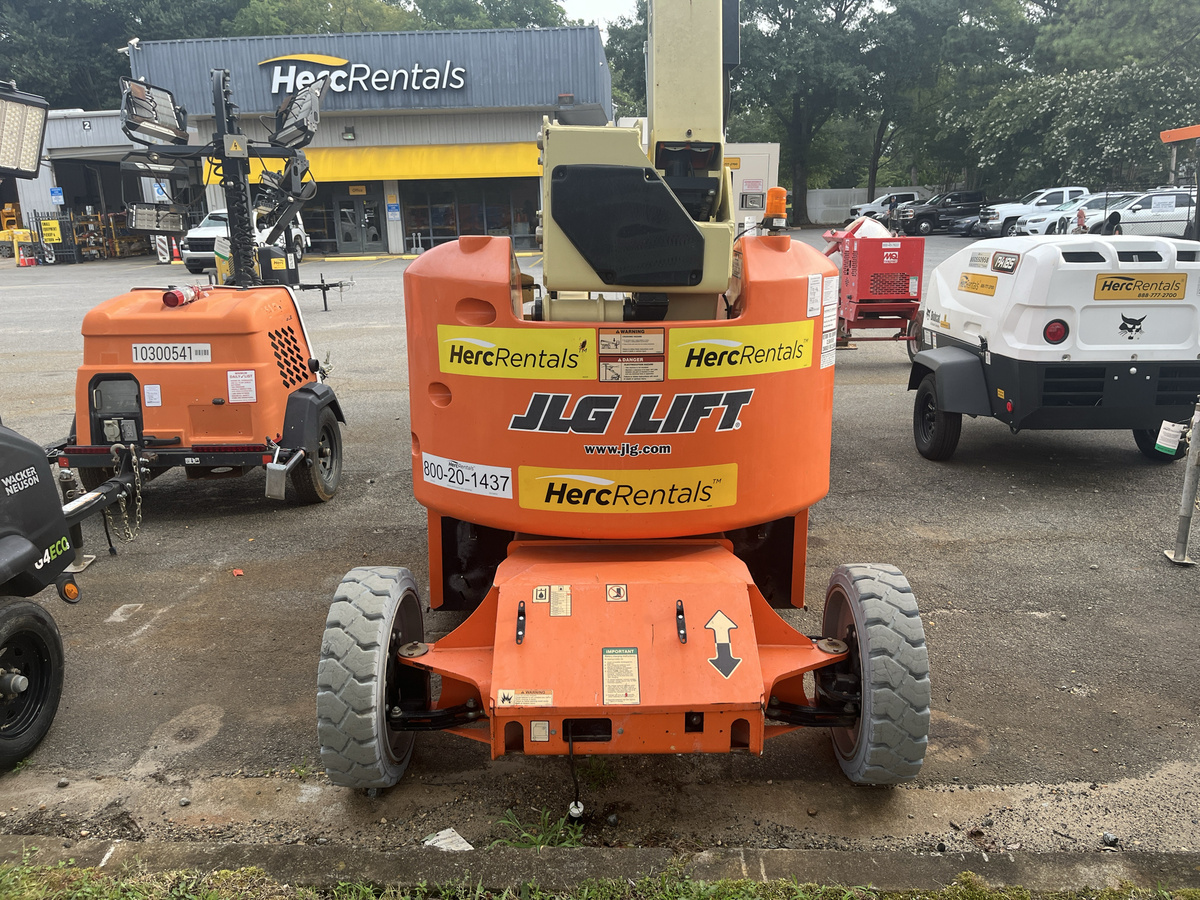 2018 JLG E450AJ-3