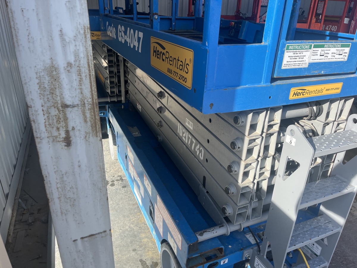 2017 Genie GS-4047-2