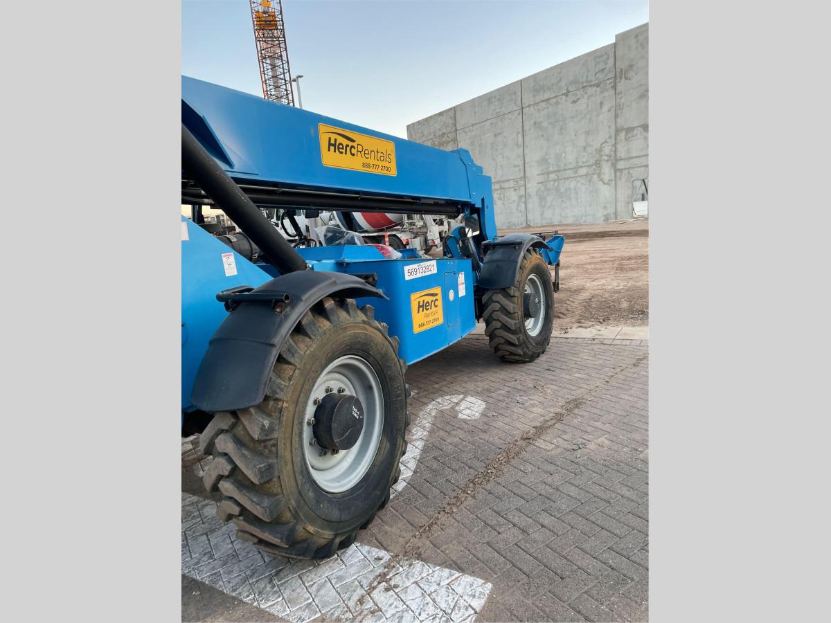 2017 Genie GTH-1056