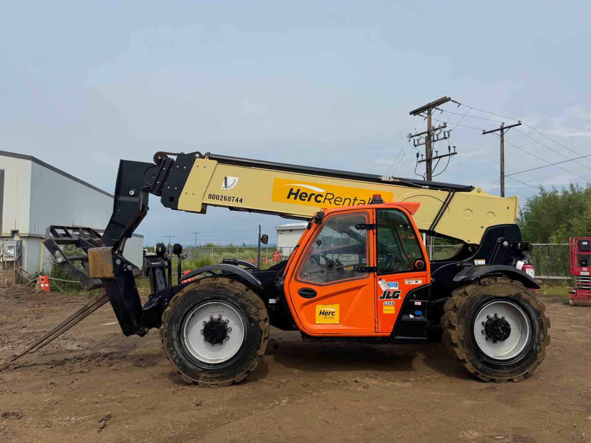 2019 JLG 1255