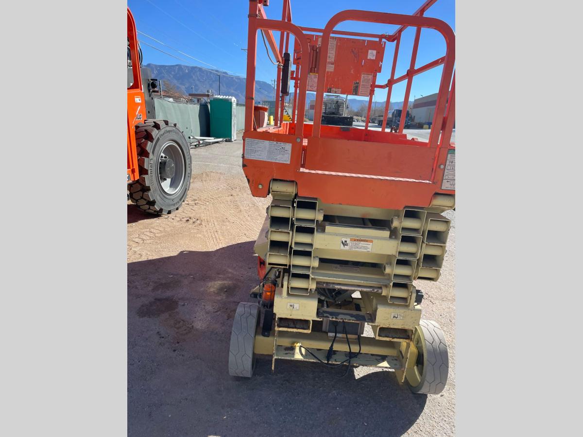 2018 JLG 3246ES