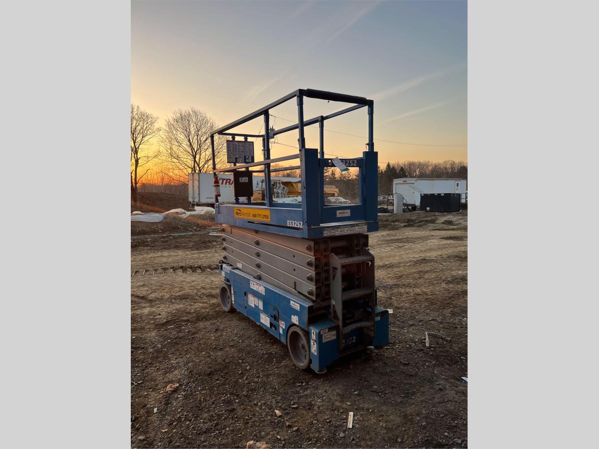 2017 Genie GS-3232-4
