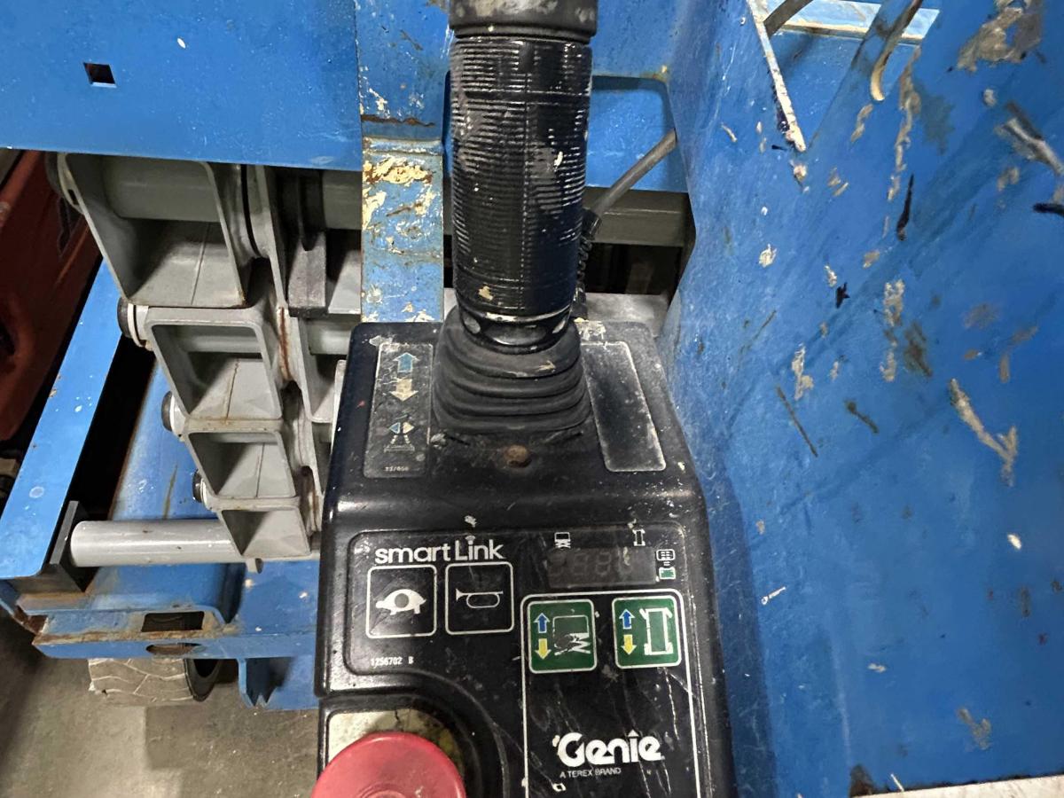 2017 Genie GS-3246