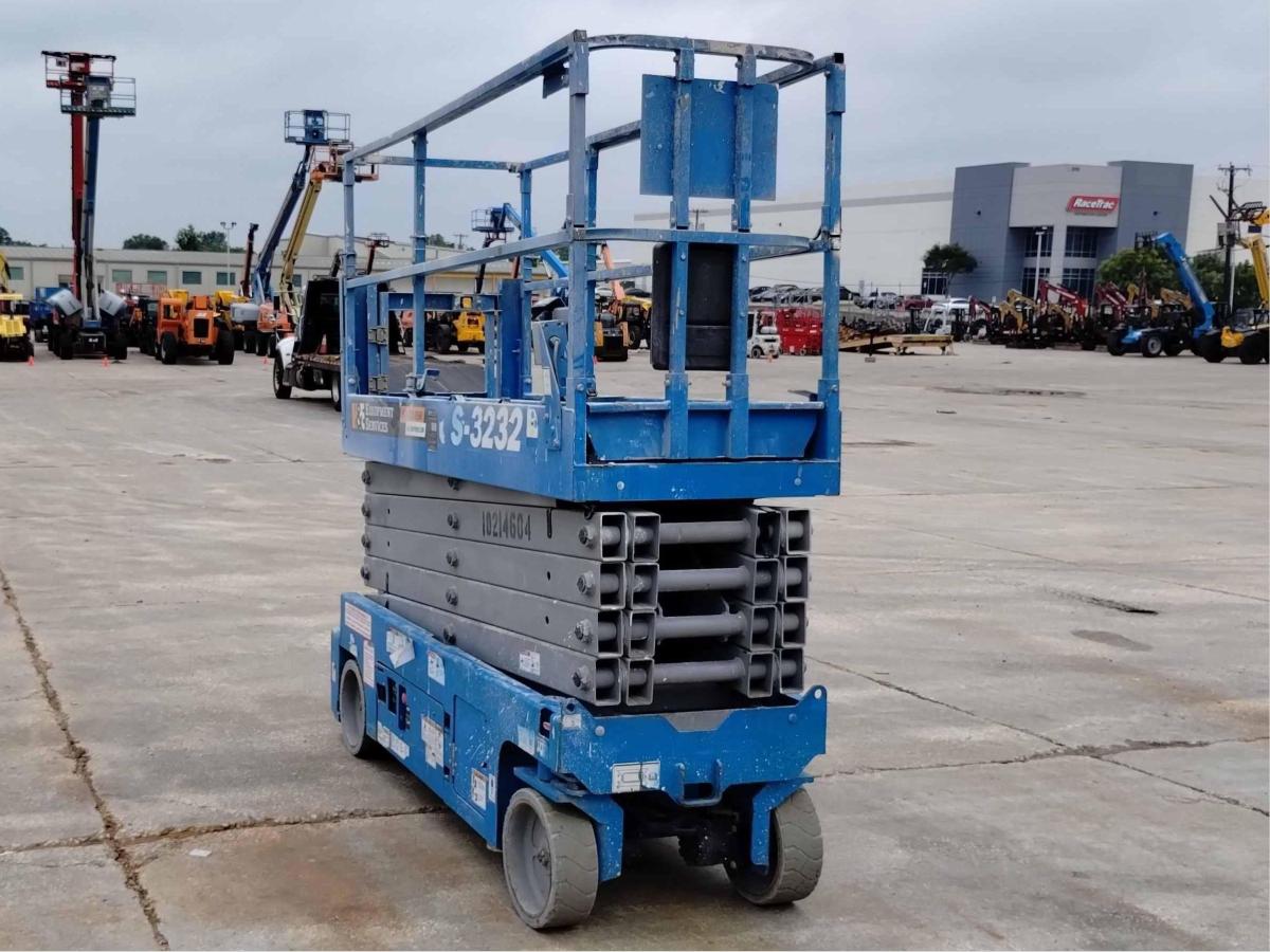 2017 Genie GS-3232-2