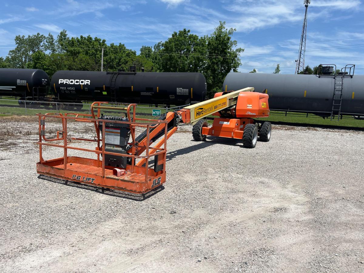 2018 JLG 660SJ-1