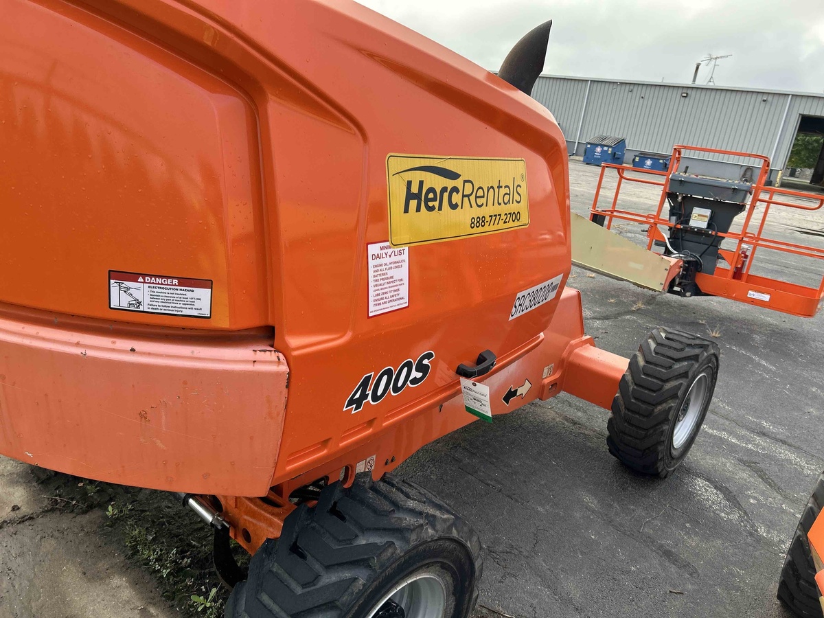 2017 JLG 400S-5