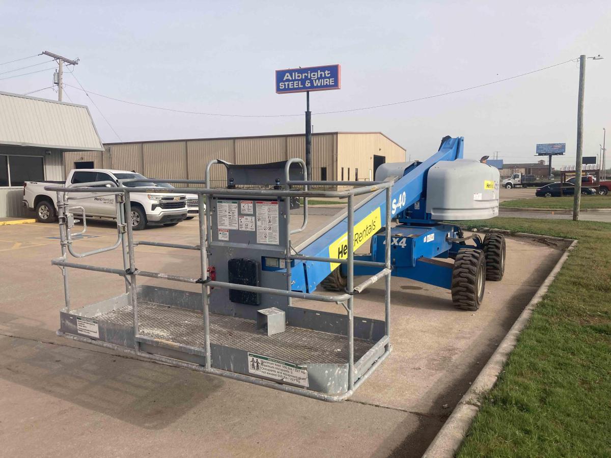 2018 Genie S-40