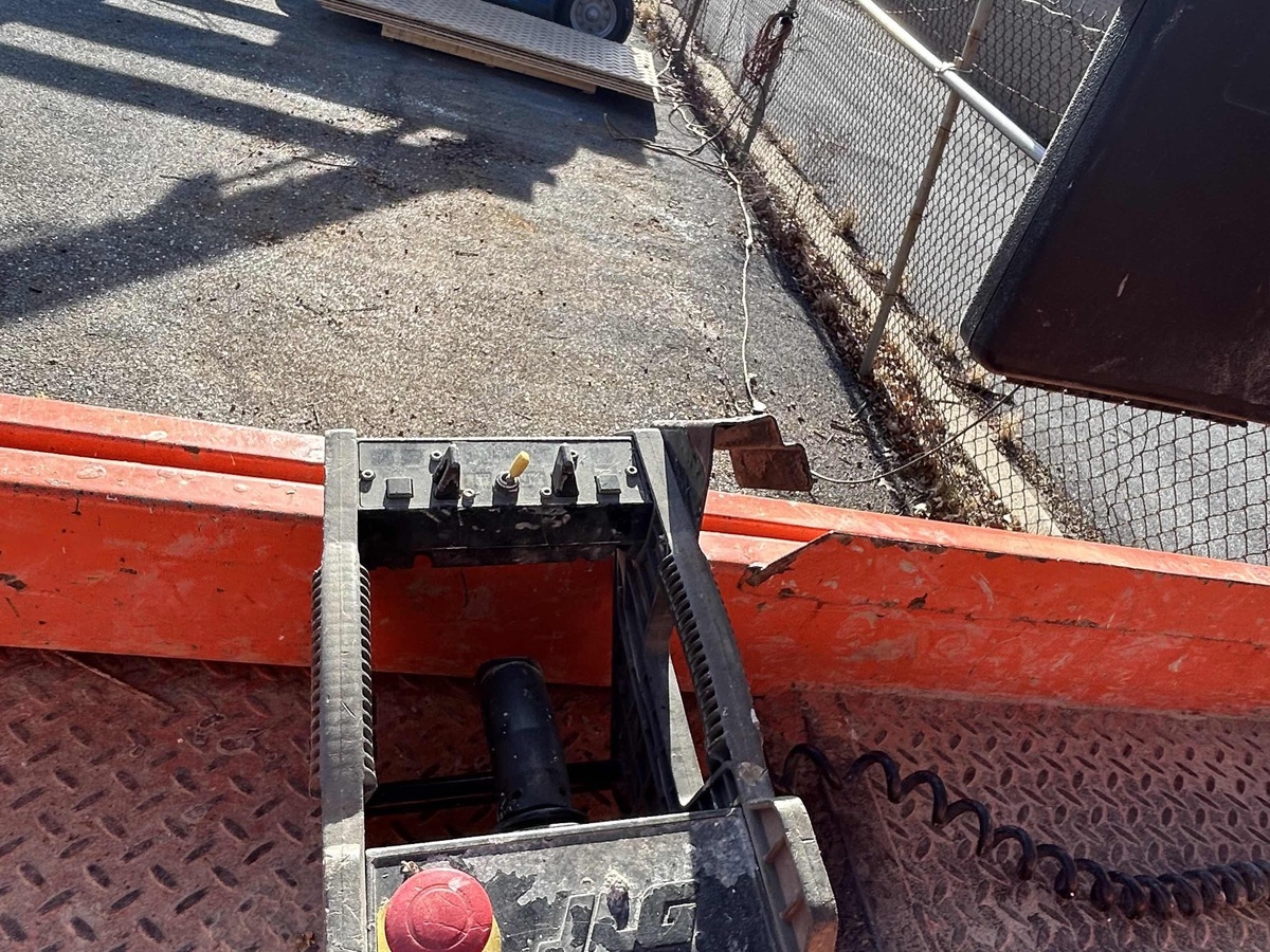 2018 JLG 2632ES-4
