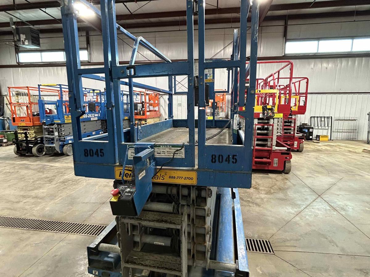 2016 Genie GS-3246