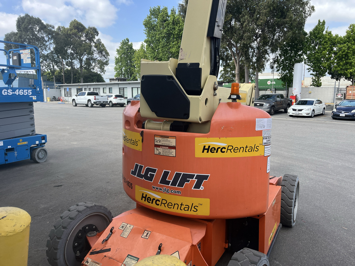 2018 JLG E450AJ-5