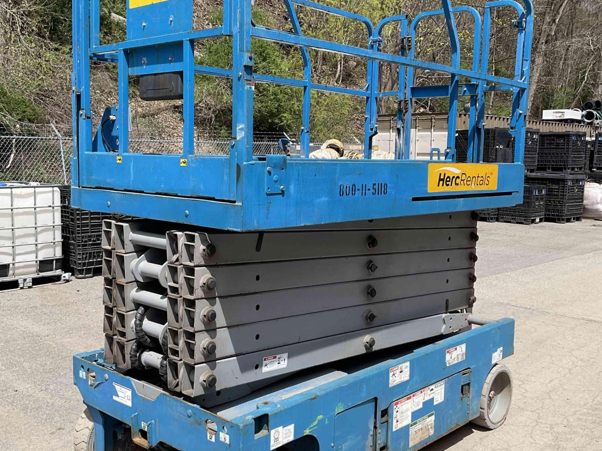 2016 Genie GS-4047