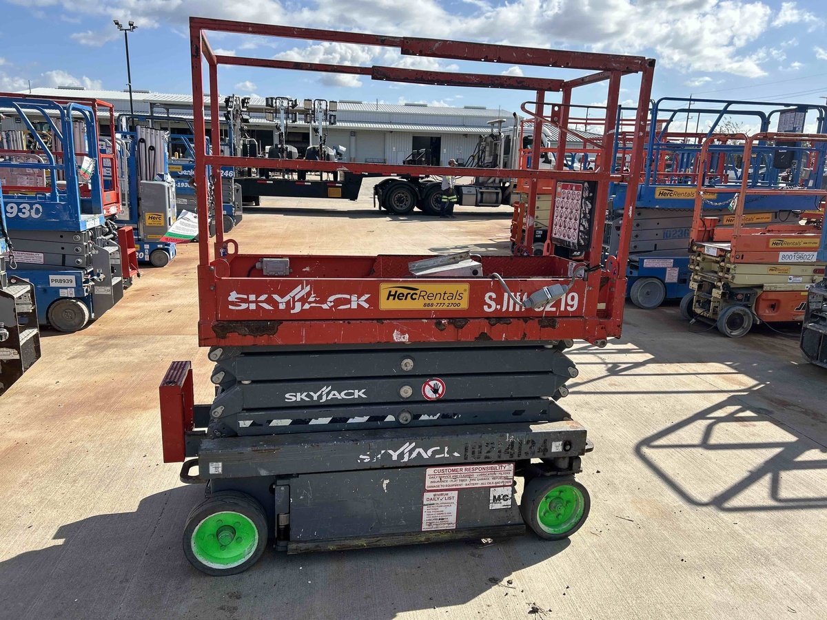 2017 Skyjack SJ3219