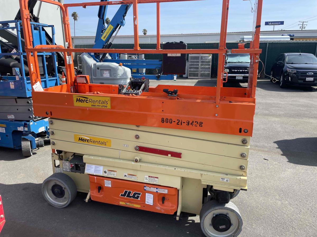 2018 JLG 2632ES