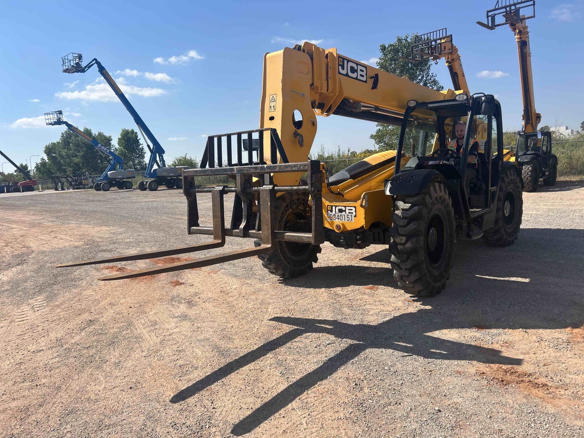 2021 JCB 509-42-4