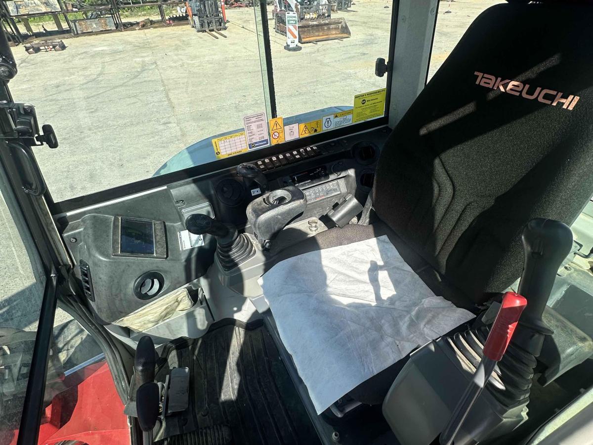 2021 Takeuchi TB250-8