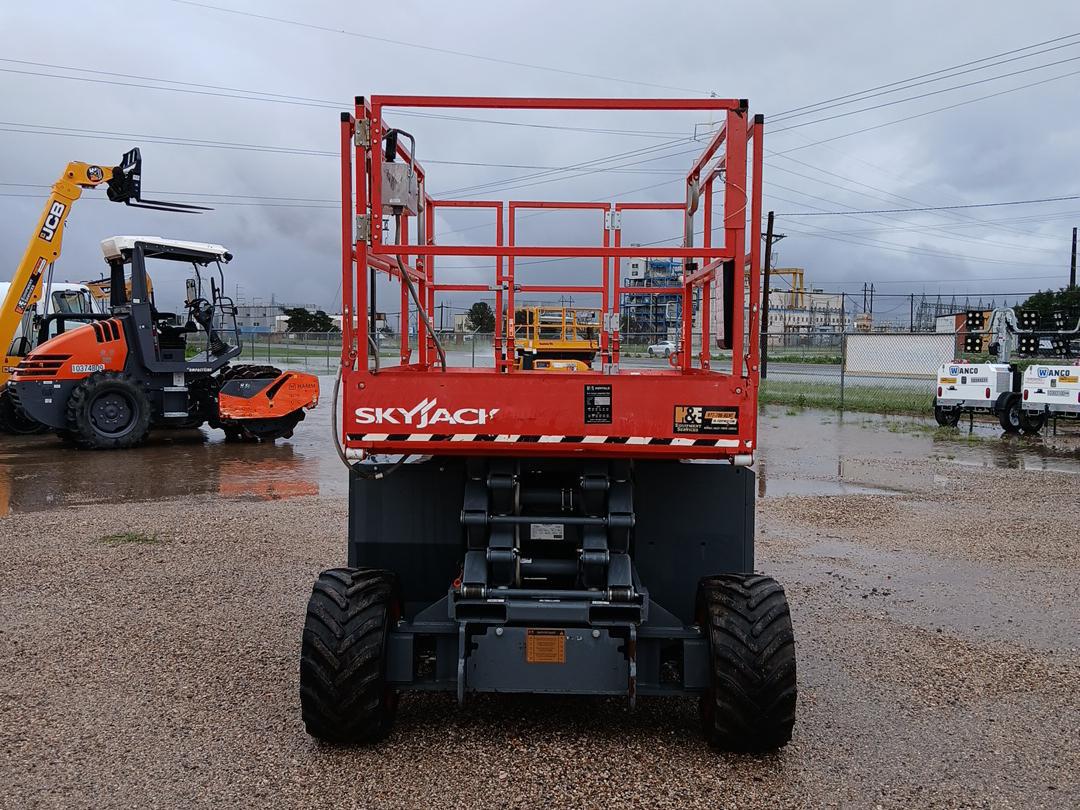 2017 Skyjack SJ-6826RT-3