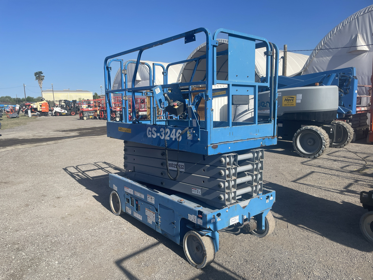 2019 Genie GS-3246-4