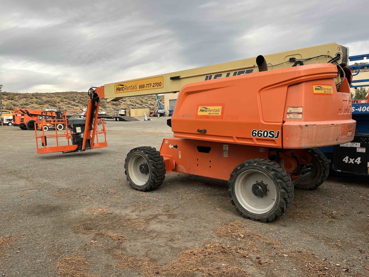2018 JLG 660SJ